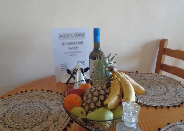 Seashell Apartment Sea View, Castle View 200Metres From The Beach